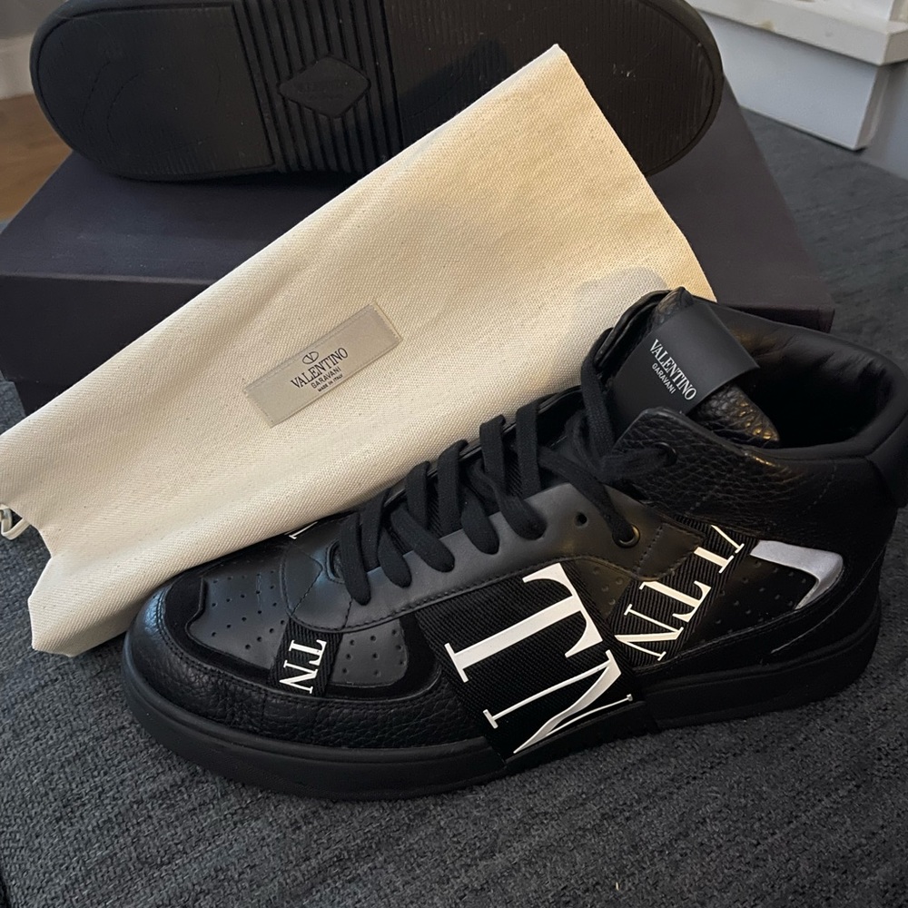 Valentino Garavani Men’s HighTop Shoes Size 44 Style #VL7 HI TOP